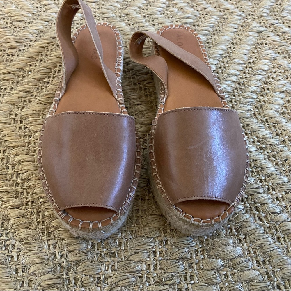 Alohas espadrilles - size 38 like new